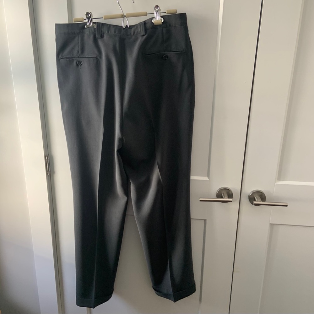 Men’s suit - Picture 2 of 5